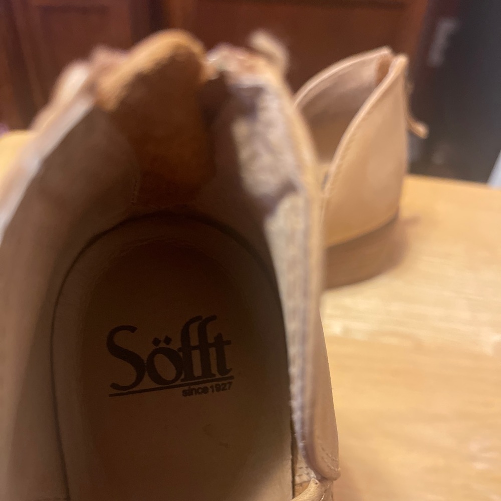 Sofft Tan Leather size 10 fairly new only worn once
